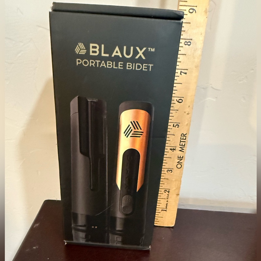 Blaux Portable Bidet‎ in Black and Gold new open box No charging cable or manual